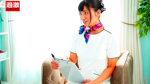 妻がいる至近距離で寝取りエステ 平然とマッサージしながらこっそりチ○ポを挿入し腰振り騎乗位で中出しまでさせる清楚なふりして小悪魔エステティシャン