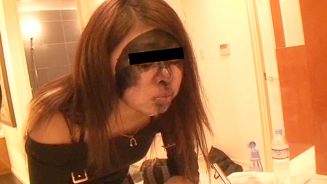 女性の顔に、水性マジックでいたずらを書くと嘘を言って油性マジックで書いてしまいました！ パート3