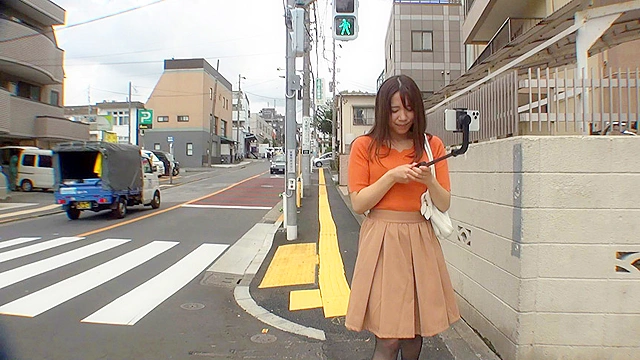 美人妻が膣トレリモバイお散歩で街中アクメ連発！