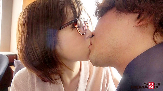 ○○たちの前では見せられない教育ママの裏の顔 石井江梨子 34歳 AV DEBUT