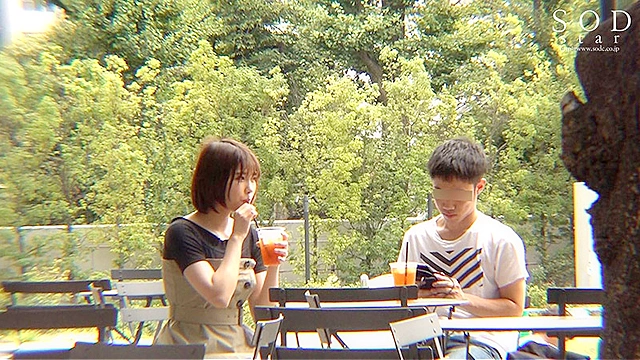 地元にマジックミラー号が来てロケをやっていたのでのぞきにいってみるとなんとそこには憧れの唯井まひろちゃんが！？ 突然大好きなAV女優と2人きり！ハッピーサプライズ童貞筆下ろしSP
