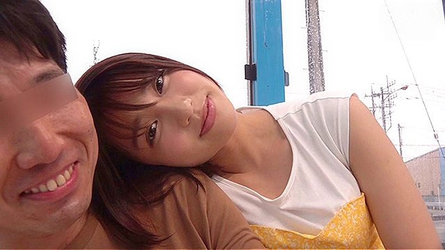 地元にマジックミラー号が来てロケをやっていたのでのぞきにいってみるとなんとそこには憧れの唯井まひろちゃんが！？ 突然大好きなAV女優と2人きり！ハッピーサプライズ童貞筆下ろしSP