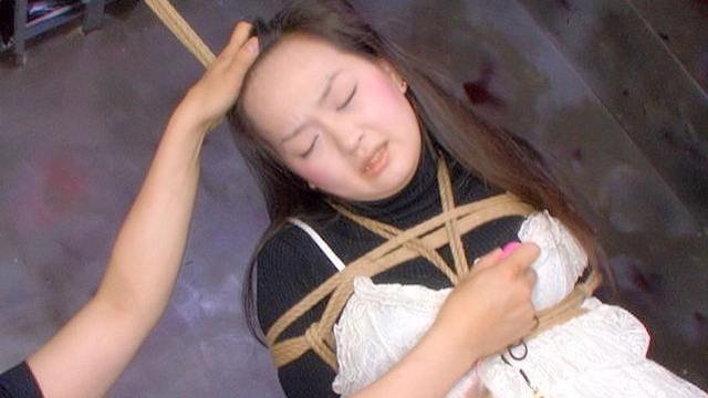 過激妄想少女の浣腸・肛虐戯 はるか20才