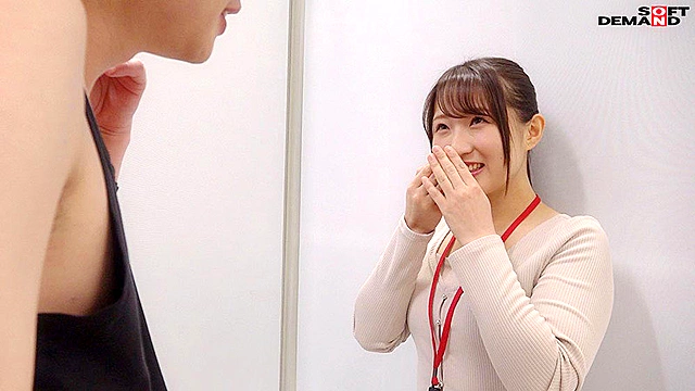 小柄で癒し系キャラが野球拳★デビュー SOD女子社員 ハダカになるより恥ずかしい脱ぎキャンBOX野球拳 編成部 新卒1年目 山口由愛