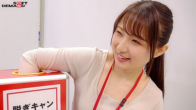 小柄で癒し系キャラが野球拳★デビュー SOD女子社員 ハダカになるより恥ずかしい脱ぎキャンBOX野球拳 編成部 新卒1年目 山口由愛
