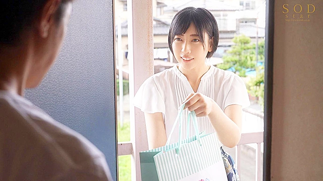 越してきたは隣人はとんでもないヌキテクの欲求不満痴女お姉さん。アナコンダフェラ、タランチュラ騎乗位で毎日精子が枯れるまで何度も何度もイカされまくった。 夏目響