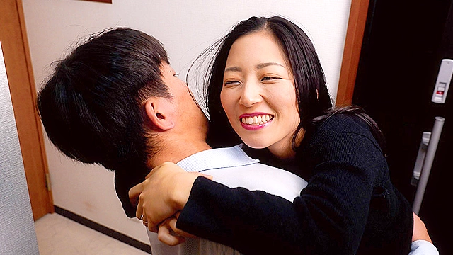 隣の美人妻 泥○し部屋を間違え「ただいま～！」 東条実澪