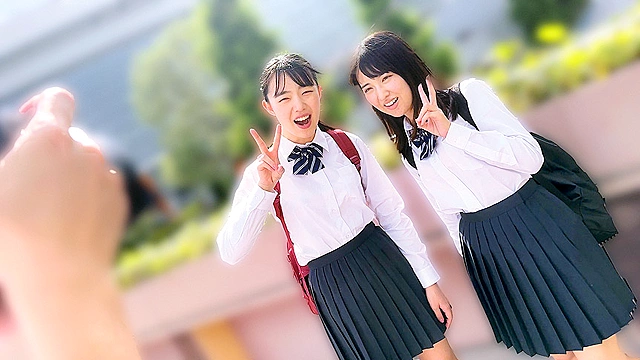 田舎からやって来た修学旅行生に東京観光ごっくんデート 精子を口に入れたままドキドキ散歩 周りに気づかれないようにごっくん 人生初の羞恥プレイでまさかのおま○こビチョビチョ！最後は心行くまで初めての4PSEX！！