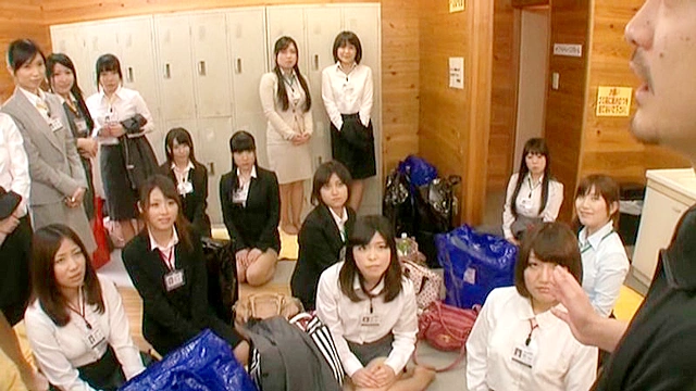 2012 夏 SOD女子社員だらけのビチョ濡れ大水泳大会に出場して疲れ切った女子社員をユーザー様が即ハメ夜○い初体験（ハート）