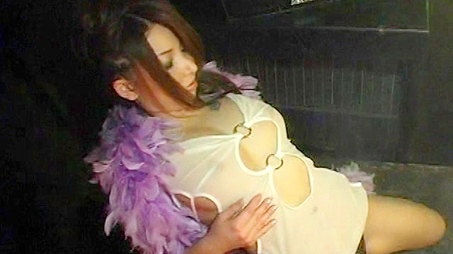 しゃぶりたくなる危ない爆乳ダンス