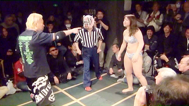 視姦距離キャットファイト肌色感覚マット祭2017 女性客パンツ脱ぎ？！ハプニング！ 2017年4月11日（火） at／新宿御苑ROSSO大会収録