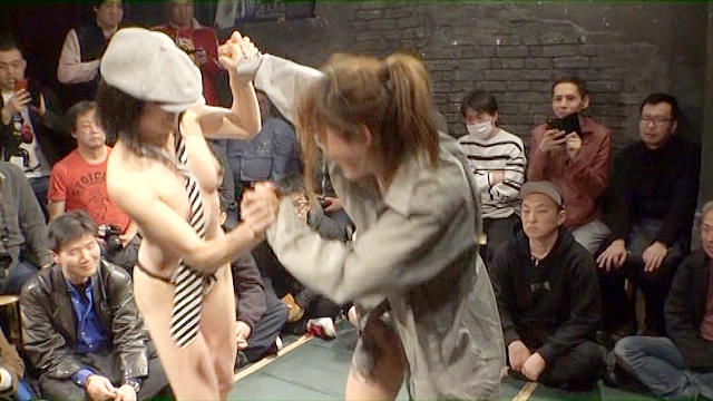 視姦距離キャットファイト肌色感覚マット祭2017 女性客パンツ脱ぎ？！ハプニング！ 2017年4月11日（火） at／新宿御苑ROSSO大会収録