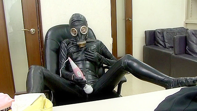 Rubber Girl Vol.04
