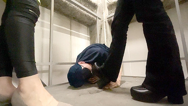 ゆりな様＆美瑠様のM男いじめ