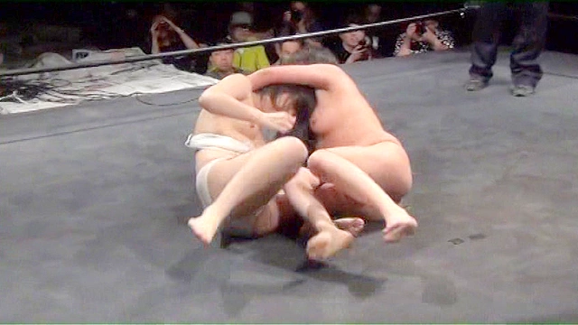 日本最大級ダントツキャットファイトイベント！THE キャットファイトサミット2015～女闘美伝説～ ～若いお母さんvsグラビアアイドルの即尺対決実現！～