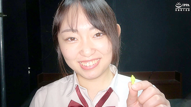 「激カワ美女 江澄ゆゆチャンの超マニアックな口腔・のどちんこ・舌ベロ観察プレイ」江澄ゆゆ