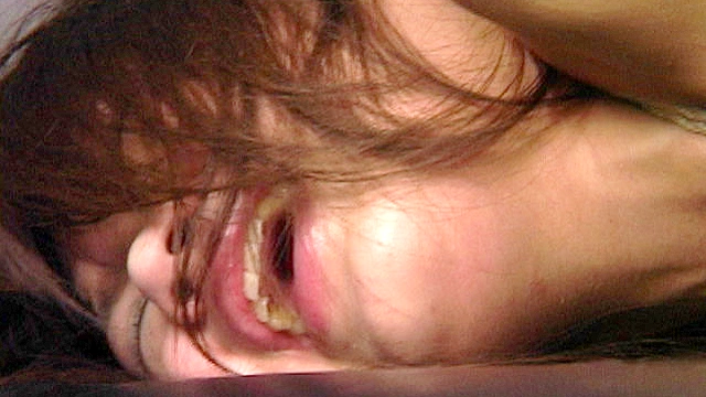 縄で繋がれて屈辱に喘ぐ雌犬女子大生！ ルナ19才