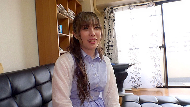 人妻の自宅に上がり込み家族が帰宅しちゃっても何度もイキたがり止まらない痙攣SEX中出し