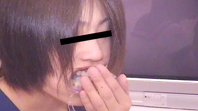 開口で食事01