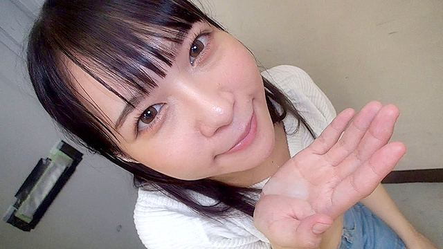 個撮）本当に可愛い！フェラチオアイドル4【Aカップ微乳＆デカベロ】可愛い顔してエグいフェラ技！極上のノーハンドフェラ【口内発射】