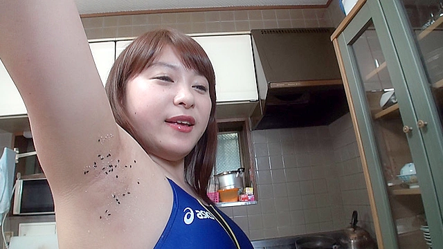 巨乳ゆいの むちむち競泳水着deフェチ過ぎプレイ動画 乳おにぎり＆鼻コキフェラ