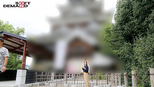 澄んだ瞳に笑顔咲く。奇跡の人妻に僕らは出会った 相馬茜 32歳 AV DEBUT