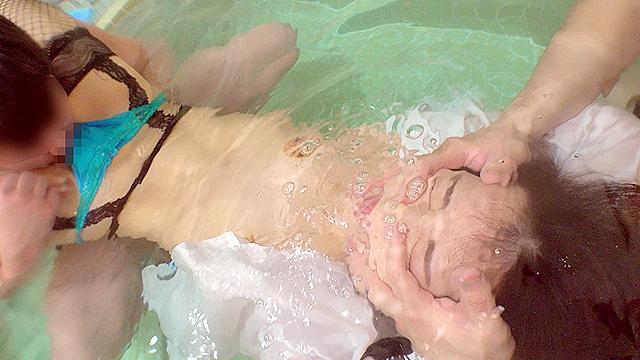【水責め快楽／窒息溺れイキ】トラウマが私の性癖を拗らせました 苦しくて濡れるMマ●コ 雨依つばめ