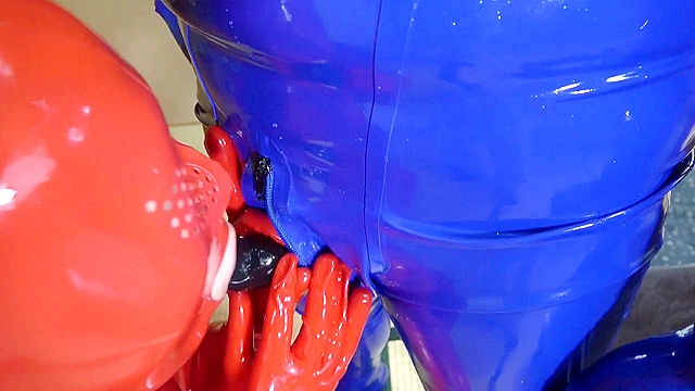 Rubber Suit Lovers～寝取られラバー人妻～