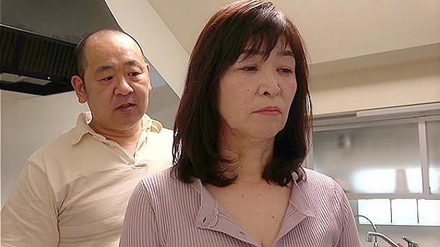 熟女 愛と欲情の昼下がり絶倫息子に中出しされた六十路義母 横領がバレて専務に股を開いた経理の五十路熟女