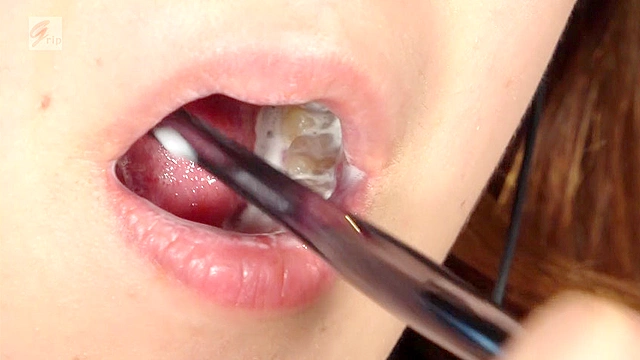 口腔鑑賞＆咀嚼ASMR＆処女のフェラチオ！処女の口腔とはじめてのフェラ