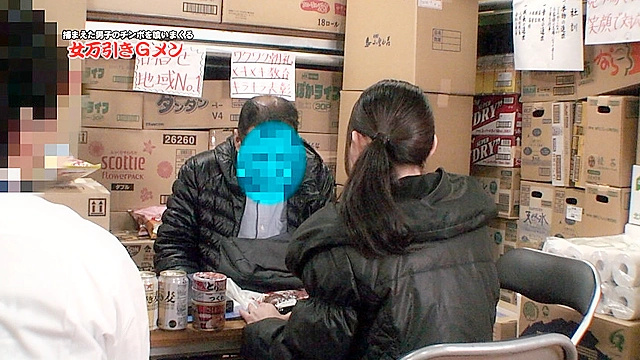 捕まえた男子のチンポを喰いまくる女万引きGメンがいた！