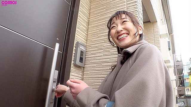 素人妻が一般大学生の自宅にコンドーム1つ渡され一泊 一度のゴム姦では満足できず宿泊中2度もガチ中出しを許してしまう 騎乗位でミルクをまき散らす母乳妻 ふみなさん33歳