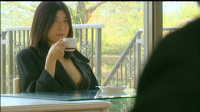 ド迫力 変態人妻熟女 露出狂／マスカキ中毒／公衆便所