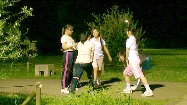 狭い場所の圧迫感と息もできない連続絶頂が女を狂わせる！2 ～公園の遊具、住宅街の隙間、ボーリング場の死角、田舎の畑道～