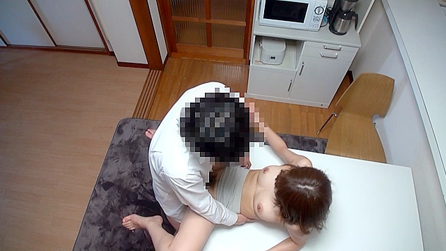 うちの妻にかぎって…「ダメですって…、そんなの…、んっ！」目を潤ませて、か細い声でそう言うと、僕の妻は他の男にカラダを許した【寝取られ】人妻中出し【NTR】14