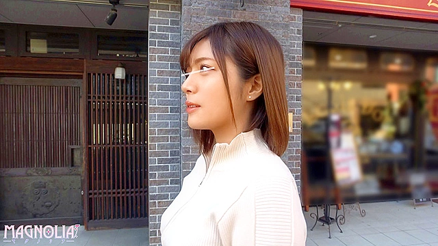 『さっき出会った初対面の男女はキスしたら恋に落ちてその日にSEXまでしてしまうのか？』徹底検証！モデル級の抜群スタイルにメロメロ！一度中出ししても止まらない性欲旺盛な連続セックス！！【街角素人モニタリング♯あゆみ♯22歳♯大学生】