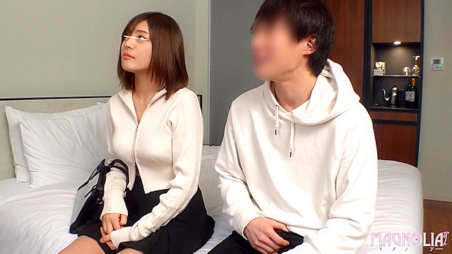 『さっき出会った初対面の男女はキスしたら恋に落ちてその日にSEXまでしてしまうのか？』徹底検証！モデル級の抜群スタイルにメロメロ！一度中出ししても止まらない性欲旺盛な連続セックス！！【街角素人モニタリング♯あゆみ♯22歳♯大学生】