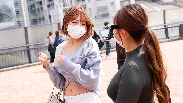 女子大生の間でオンナ好きが急増！？を検証 いきなりベロキス！レズビッチ数珠つなぎセックス 「あなたよりエロいレズ友紹介してください」
