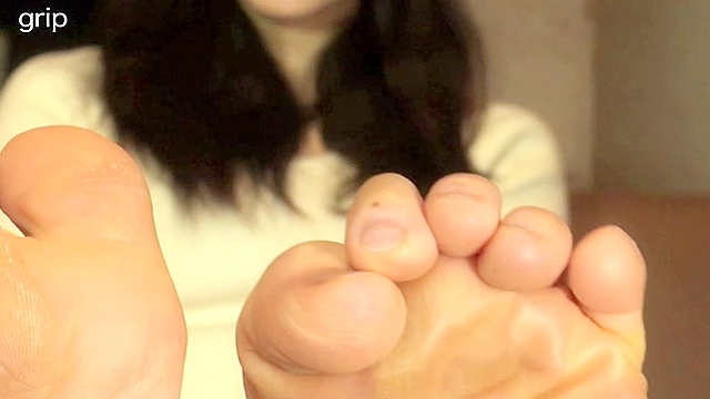 パンスト痴熟女の足裏＆足指フェチ責め個人撮影 葵紫穂