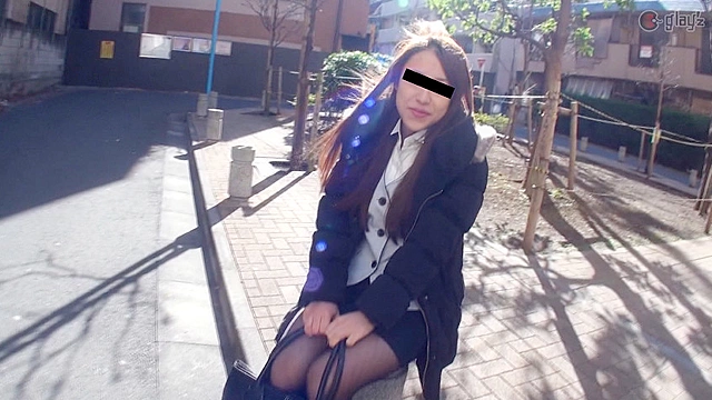 裏垢投稿 体で稼ぐニート女子オフパコでヤリまくり！自粛できない素人女性たち
