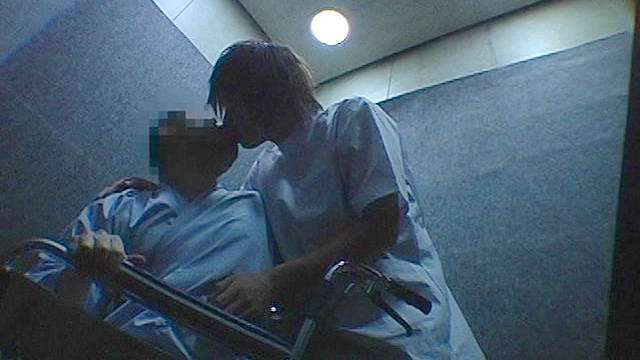ギン起ちチ○ポをイケメン看護士がしごいてヌイてくれた！ 第二部 新人茶髪看護師編