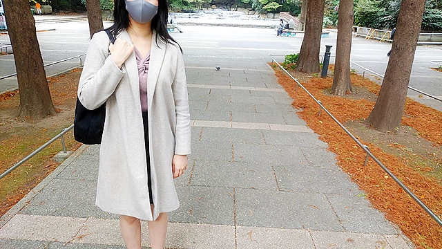 マスク着用を条件にエッチな撮影を了承してくれた高身長女子大生 かおるちゃん 22歳