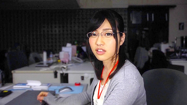 SOD宣伝部 入社2年目 市川まさみ あなたの事、優しく励まします…！後輩社員市川と夢のオフィス生活 オール顔射4SEX！