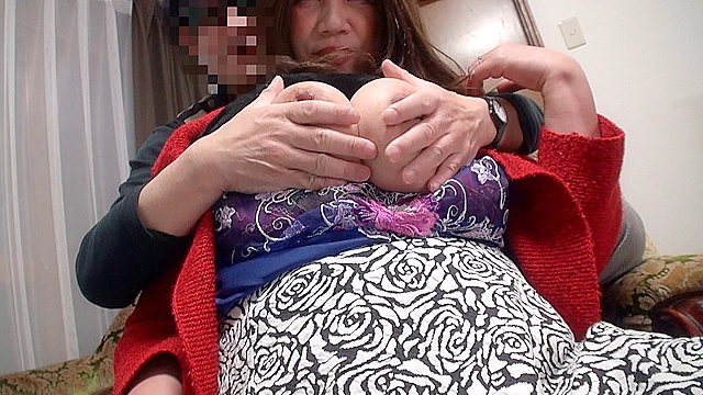 デブぽちゃ顔カワいい 老女ゆう子 五十歳の肉爆弾とSEXデート編