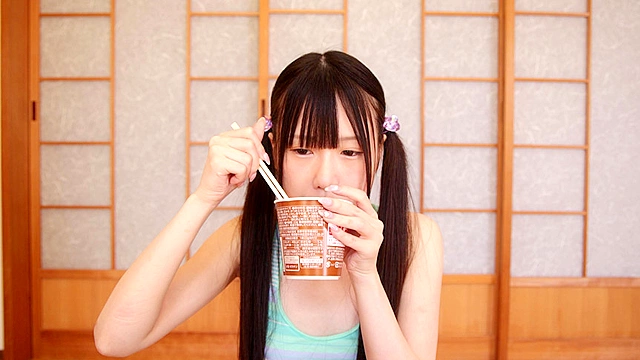 あむの食事はほぼセルフイラマ（笑）