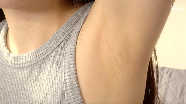 撮影はじめての美女に乳首くすぐりをしてみました！