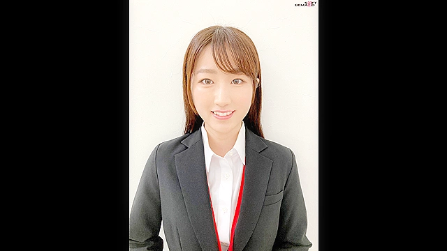 業務中の真剣な表情とのギャップ必見！ユーザー様のギン勃ちペニスにうっとり赤面！SOD女子社員 ハダカになるより恥ずかしい脱ぎキャンBOX野球拳総務部1年目 斉藤月乃