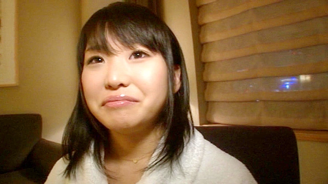 ビデオに出てない働く女性とお昼休みと仕事帰りにオフィスの近所で3発 アタマもマ●コも敏感で妄想だけでもズブ濡れちゃう欲しがりすぎな現役・童顔ナース