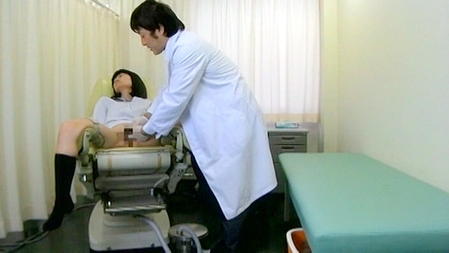 あどけなさの残る少●に陰部を露出するなりすまし医療従事者○撮3