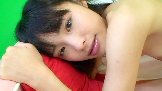 成長期真っ只中！！ クリトリスより感じちゃう10代の乳首